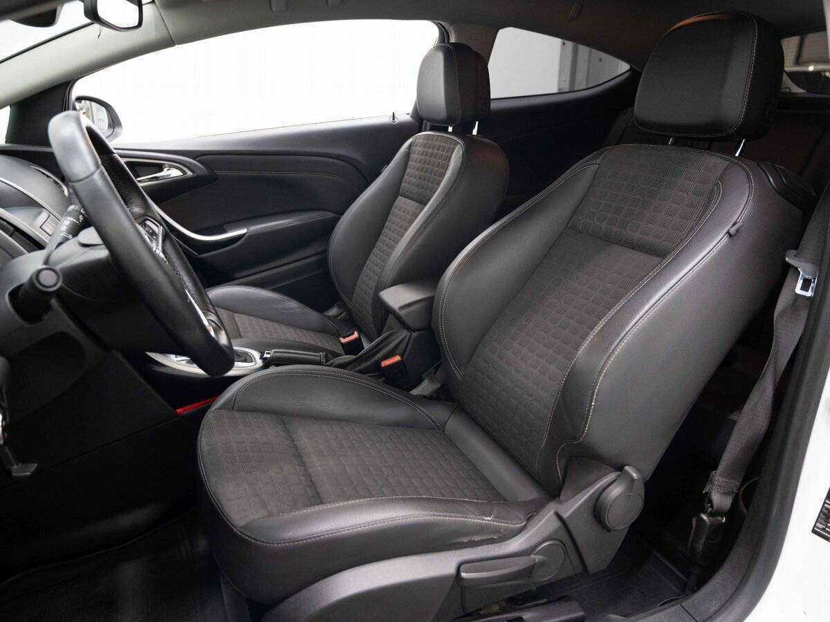 Опель Астра б/у, 2012, Автоматическая. Фото: #7