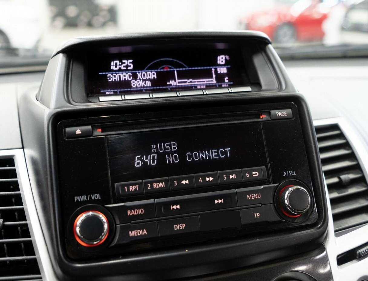 Митсубиши Паджеро Спорт б/у, 2014, Автоматическая. Фото: #10