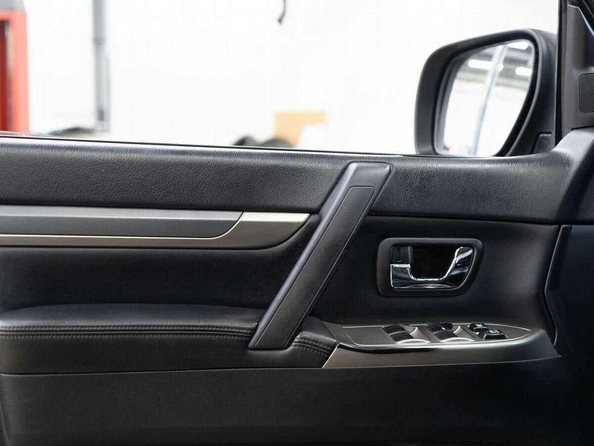 Митсубиши Паджеро б/у, 2012, Автоматическая. Фото: #15