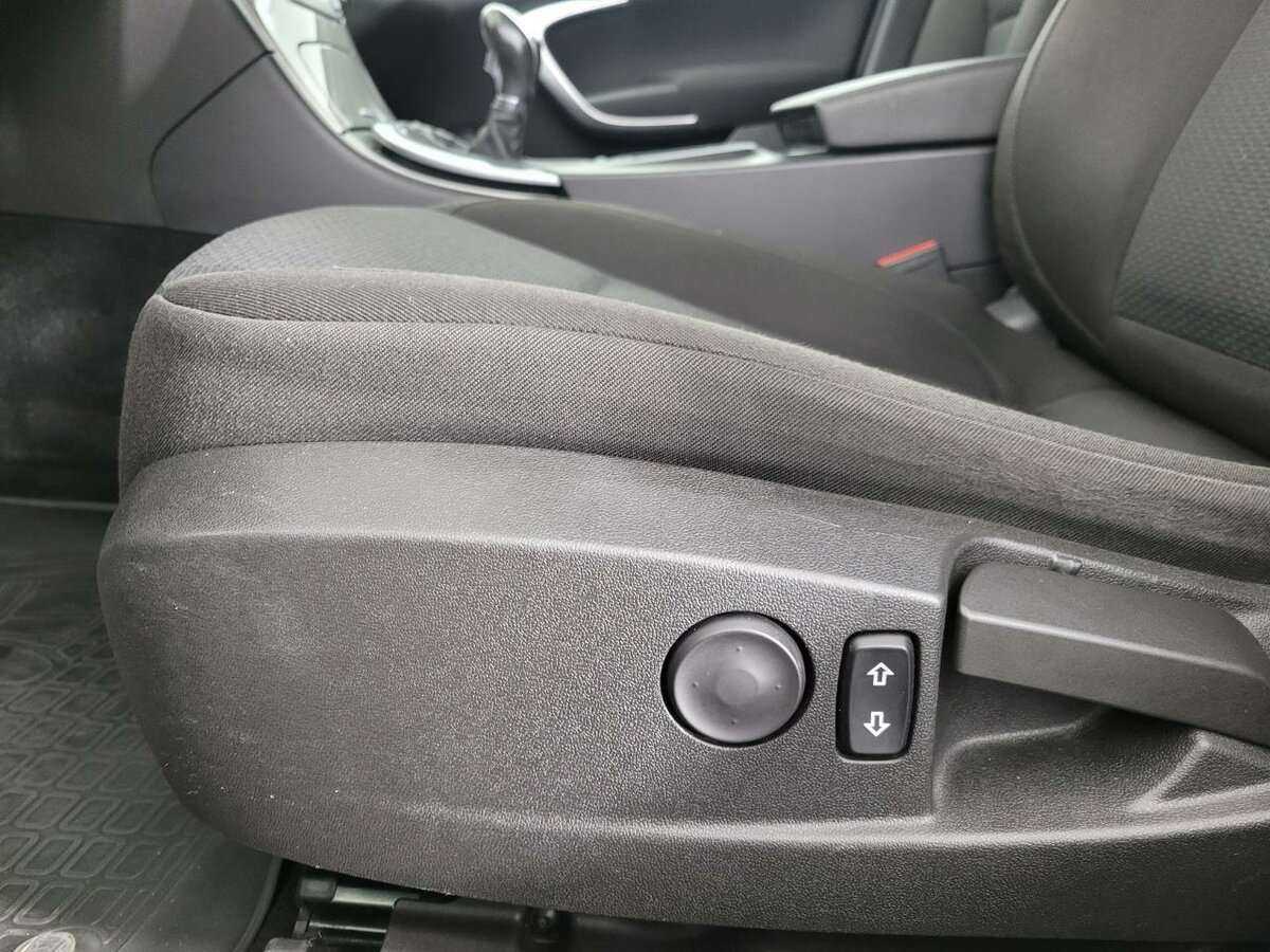 Опель Инсигния б/у, 2013, Механическая. Фото: #9