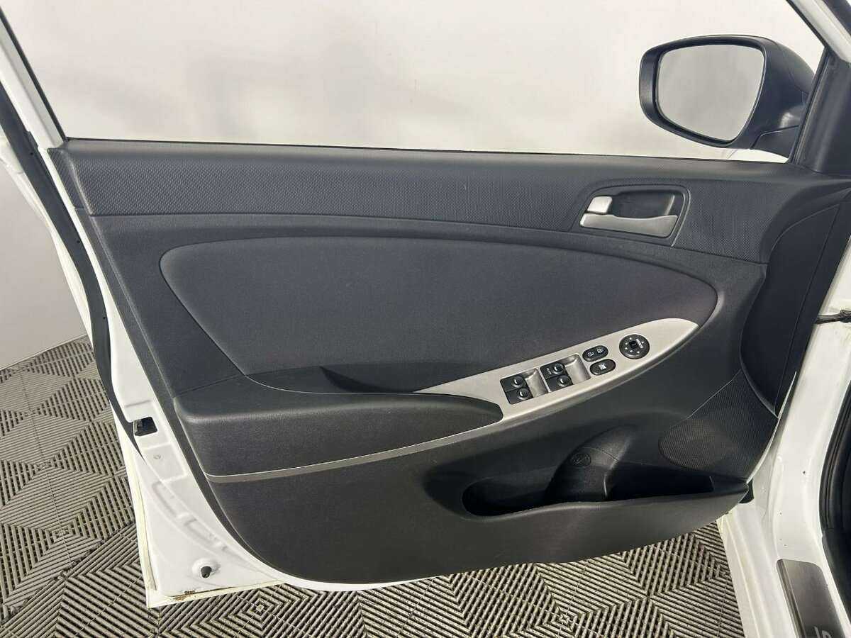 Хендай Солярис б/у, 2015, Автоматическая. Фото: #7