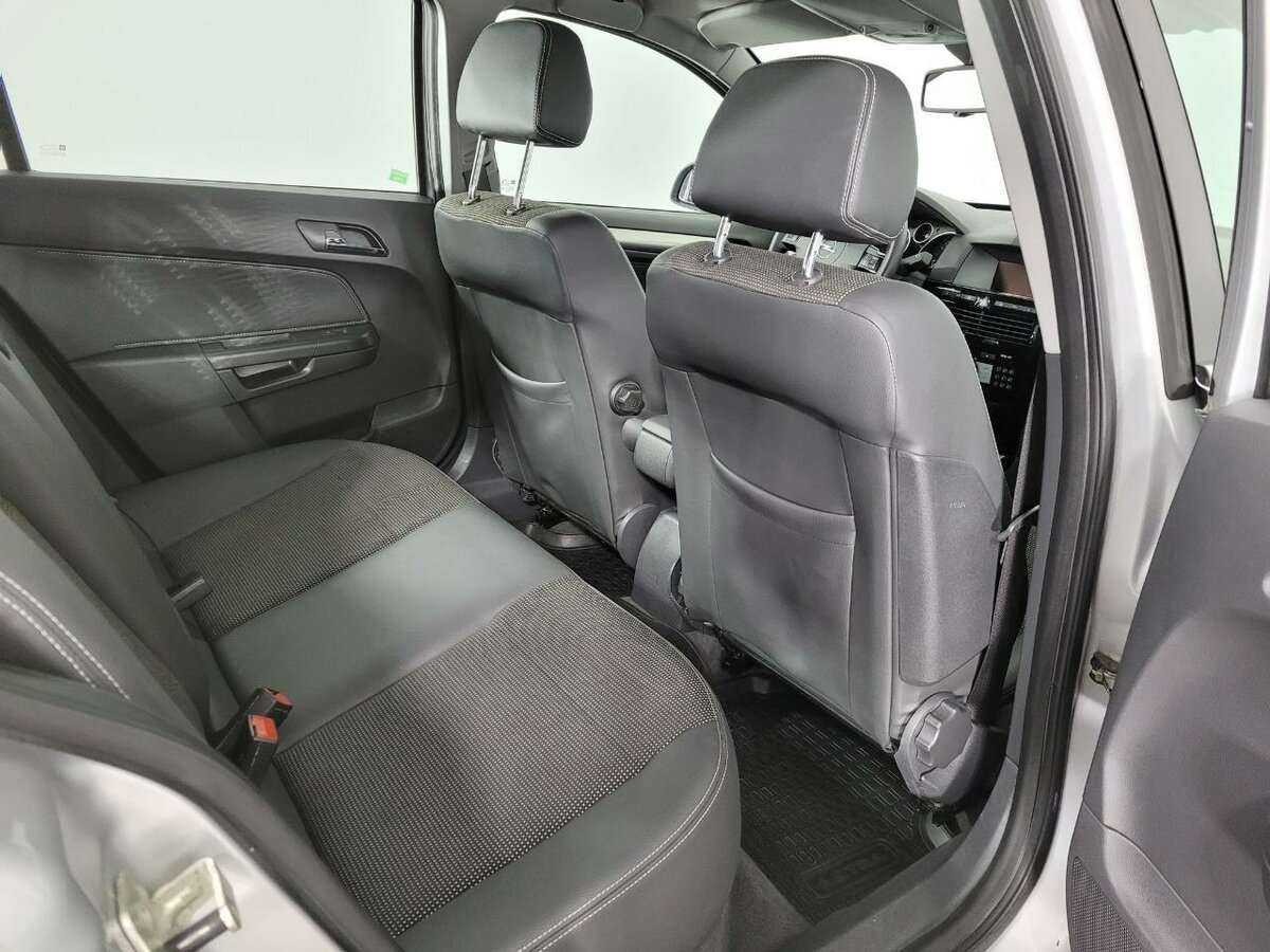 Опель Астра б/у, 2012, Автоматическая. Фото: #16