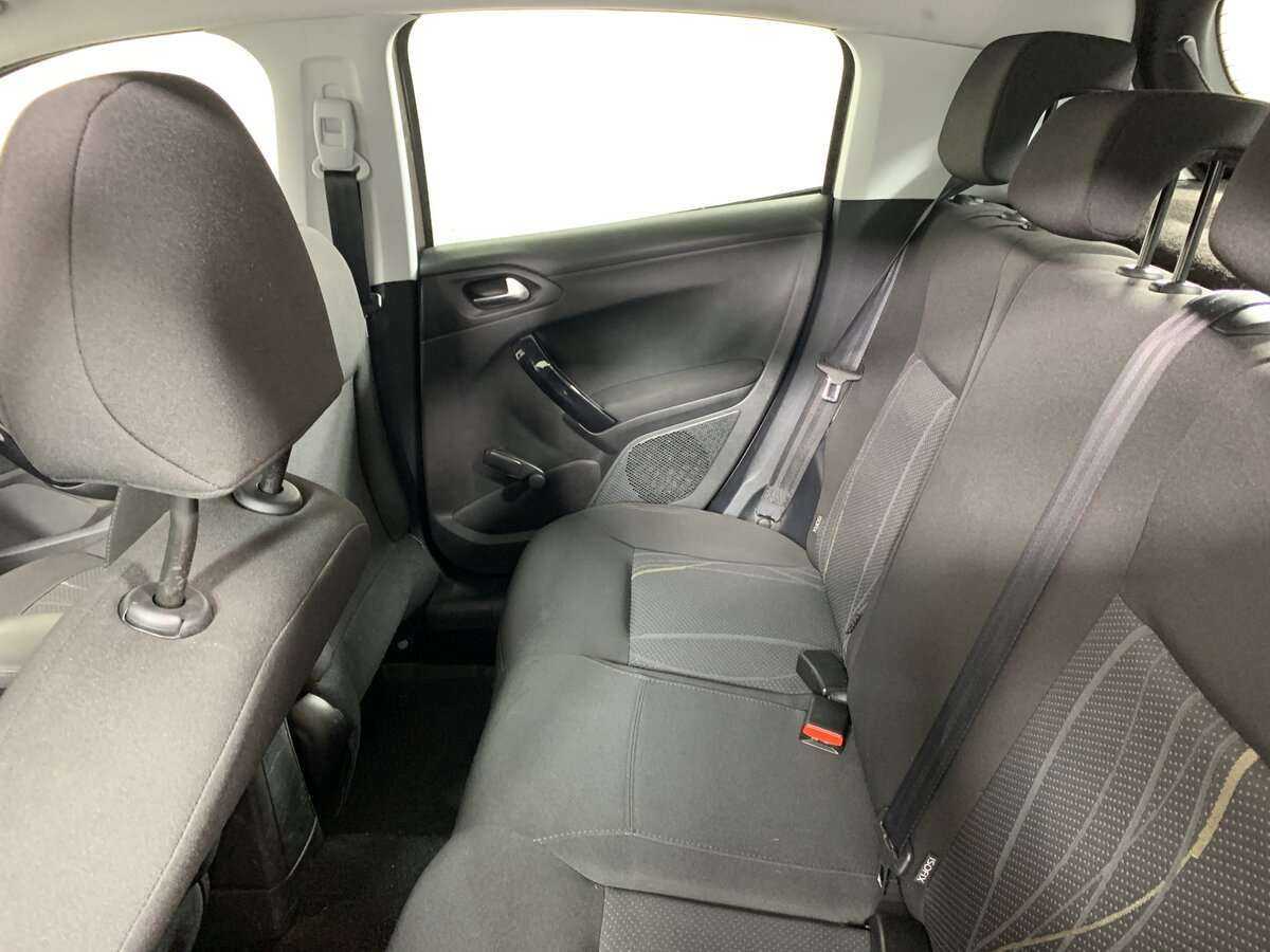 Пежо 208 б/у, 2013, Автоматическая. Фото: #15