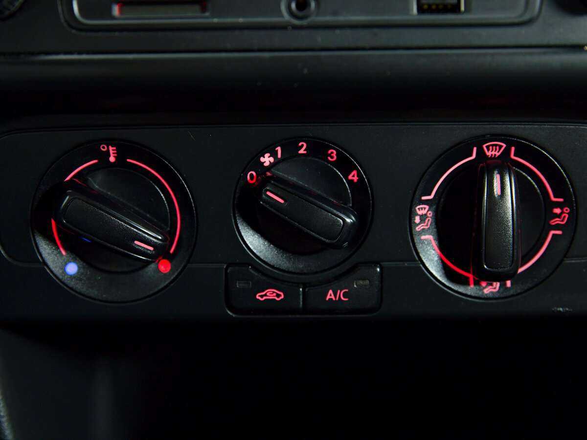 Фольксваген Поло б/у, 2019, Механическая. Фото: #12