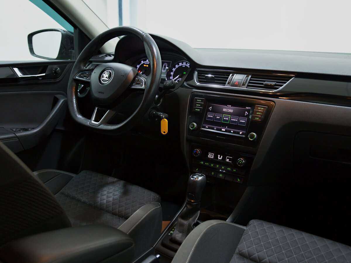 Шкода Рапид б/у, 2017, Роботизированная. Фото: #5