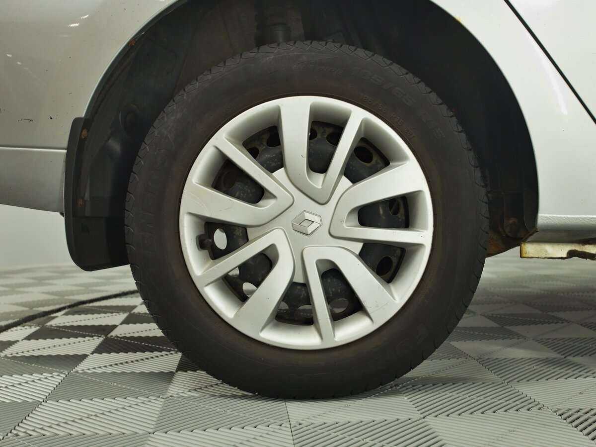 Рено Логан б/у, 2015, Автоматическая. Фото: #18