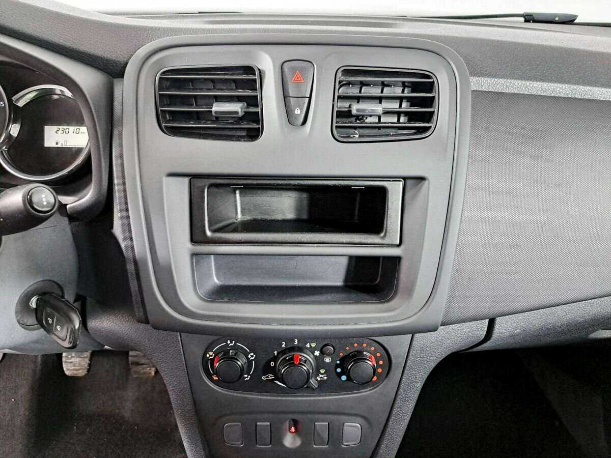 Рено Логан б/у, 2019, Механическая. Фото: #12