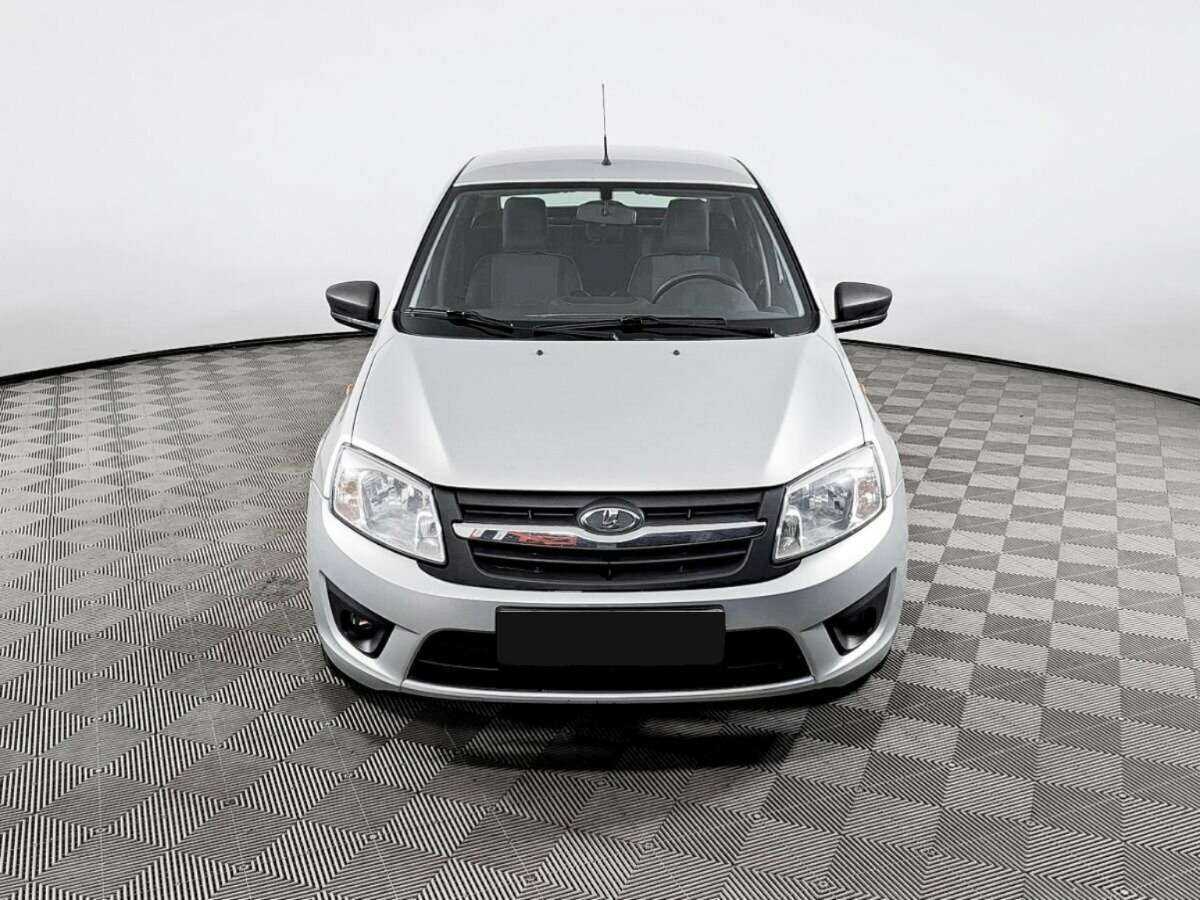 Лада (ВАЗ) Гранта б/у, 2016, Механическая. Фото: #1