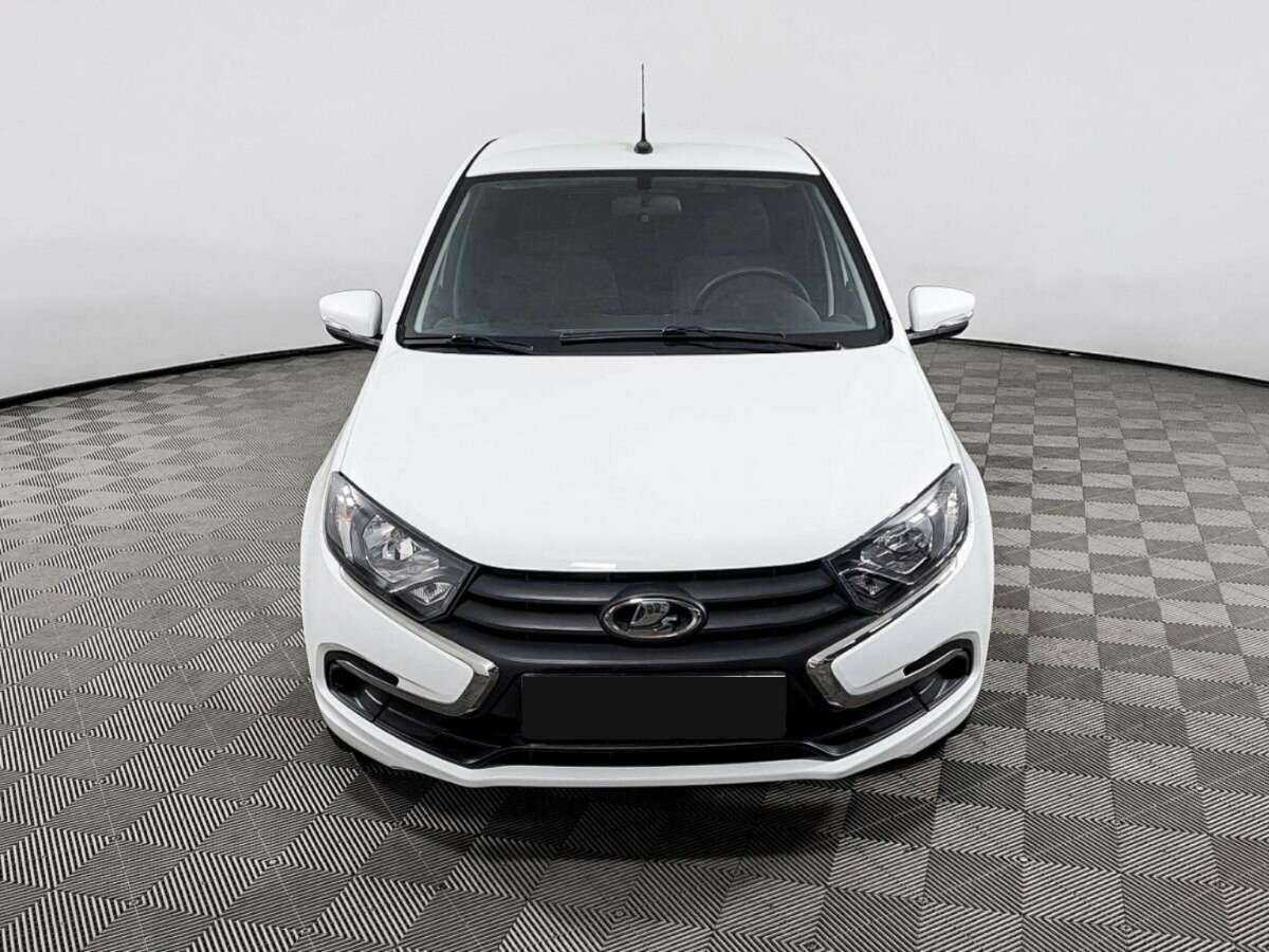 Лада (ВАЗ) Гранта б/у, 2021, Механическая. Фото: #1