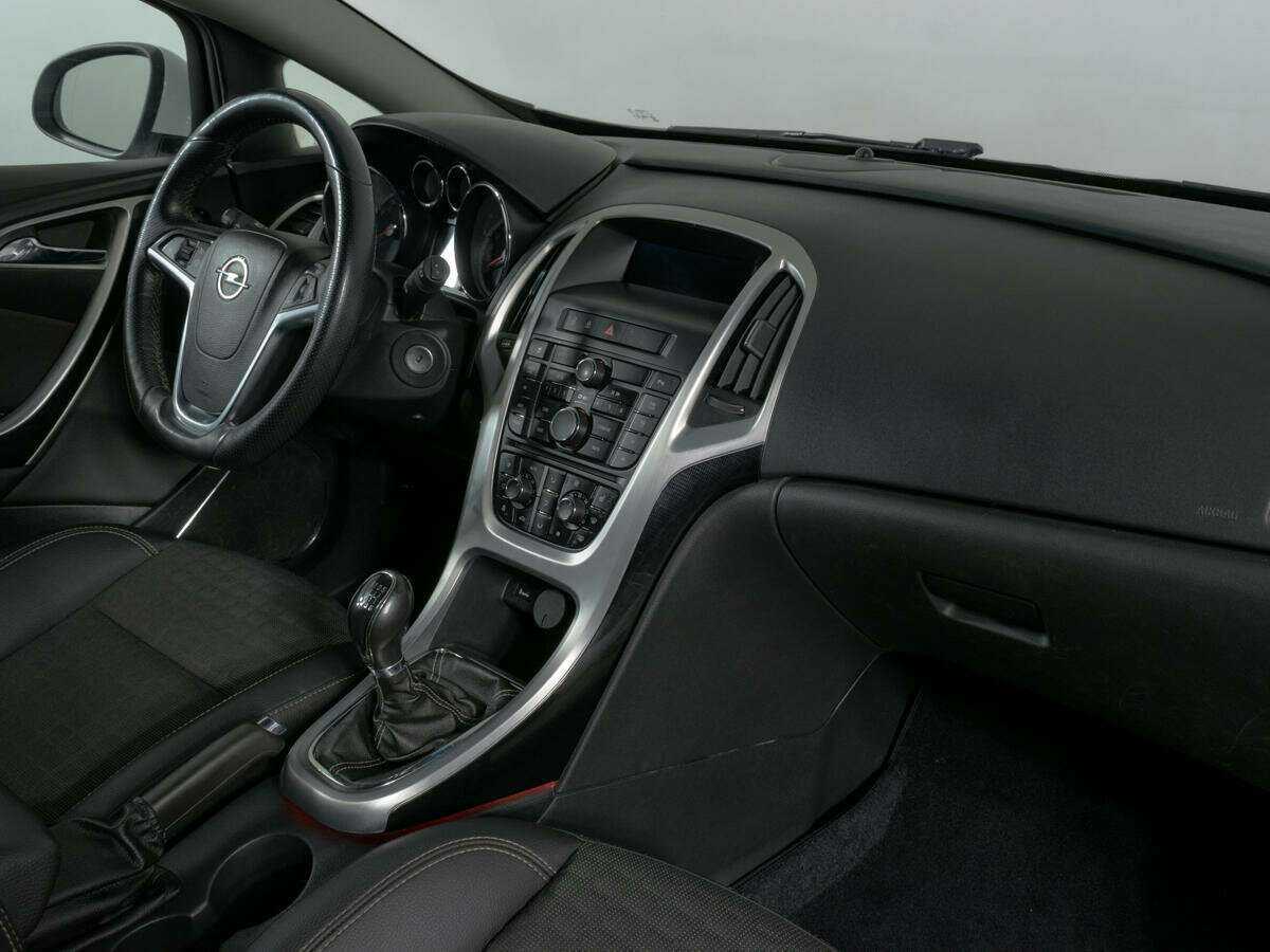 Опель Астра б/у, 2012, Механическая. Фото: #8