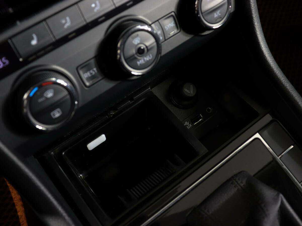 Шкода Суперб б/у, 2015, Роботизированная. Фото: #17