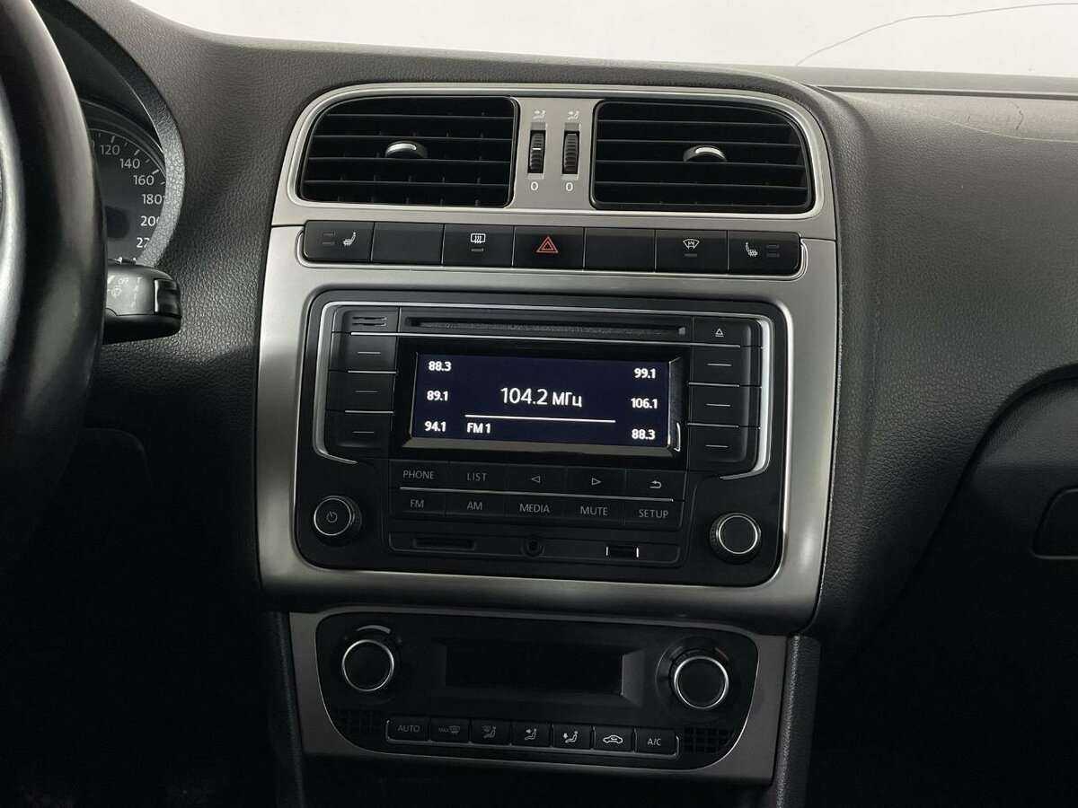 Фольксваген Поло б/у, 2015, Механическая. Фото: #10