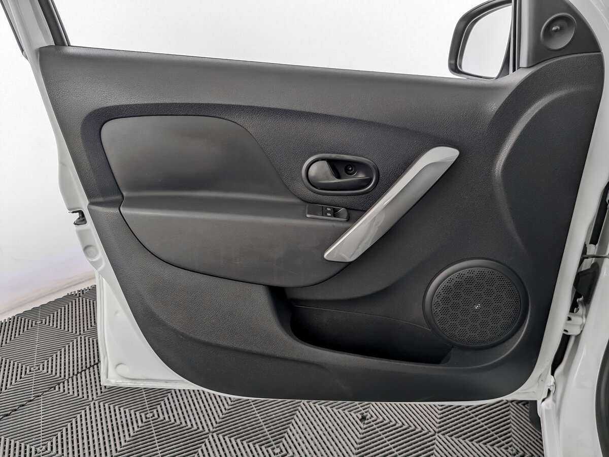 Рено Сандеро б/у, 2016, Механическая. Фото: #13