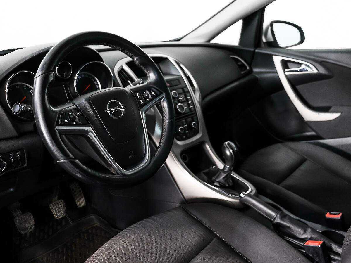 Опель Астра б/у, 2012, Механическая. Фото: #8