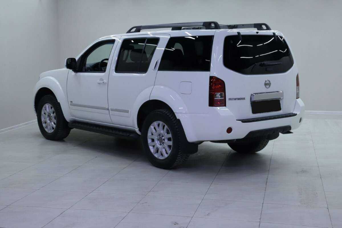 Ниссан Патфайндер б/у, 2012, Автоматическая. Фото: #1