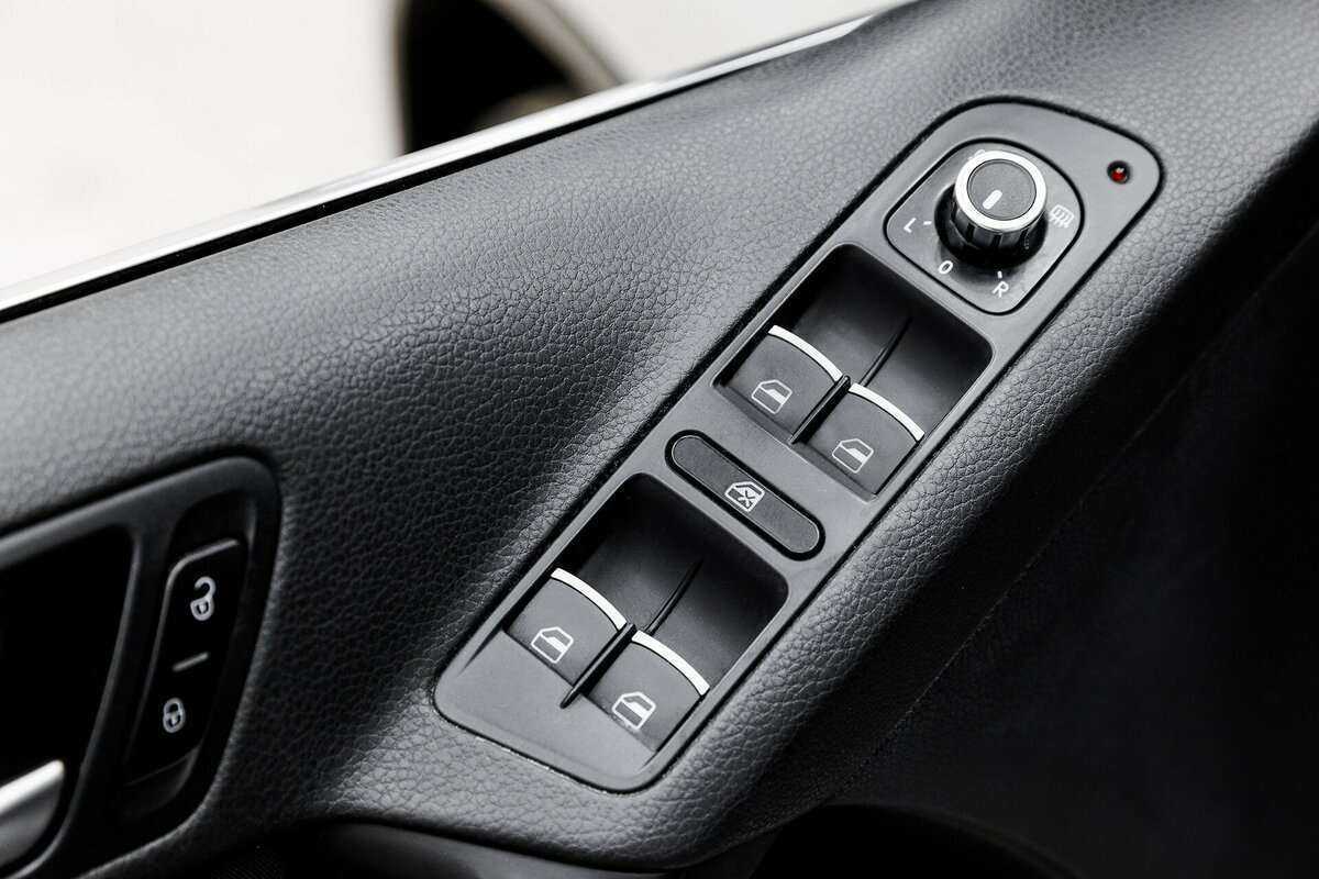 Фольксваген Тигуан б/у, 2012, Автоматическая. Фото: #6