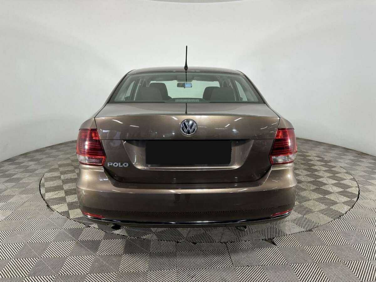 Фольксваген Поло б/у, 2016, Механическая. Фото: #2