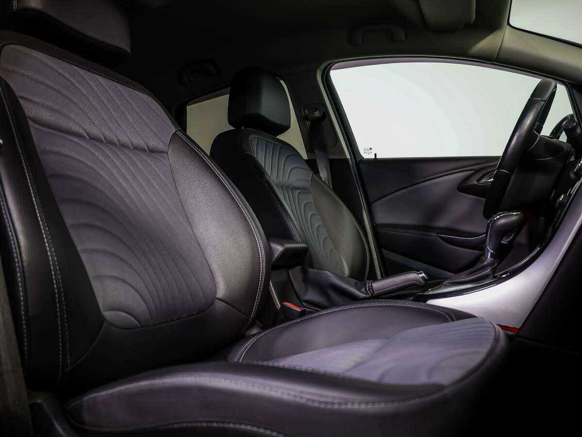 Опель Астра б/у, 2015, Автоматическая. Фото: #10