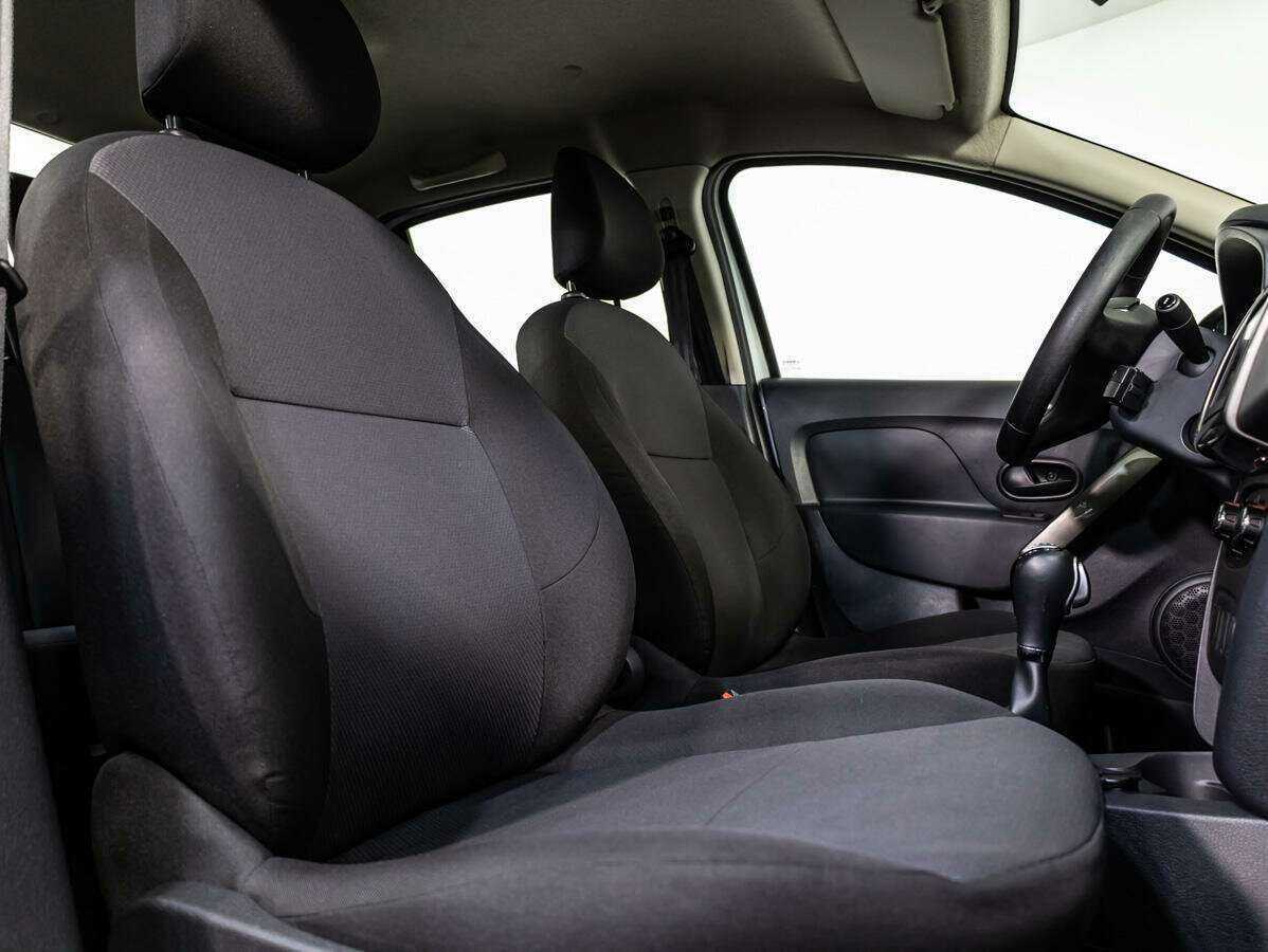 Рено Логан б/у, 2019, Автоматическая. Фото: #9