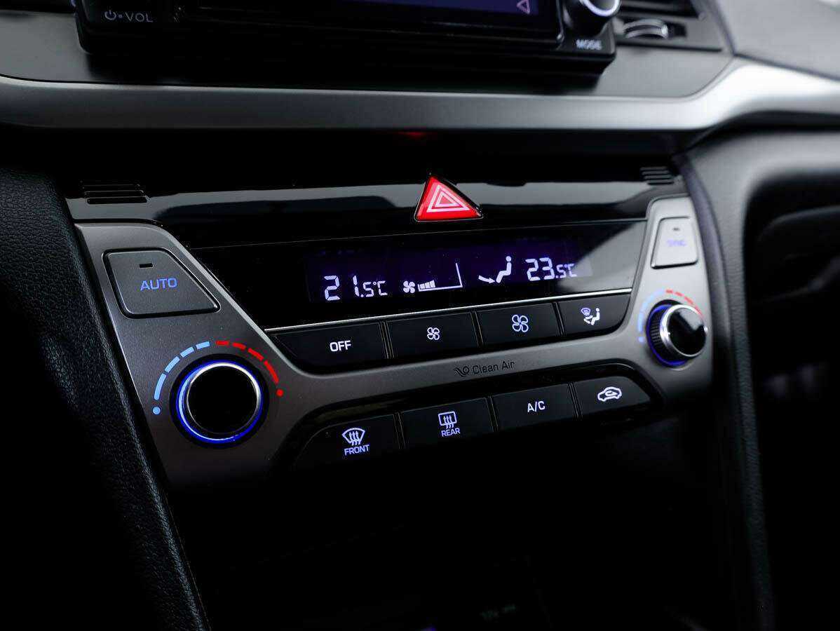 Хендай Елантра б/у, 2018, Механическая. Фото: #15