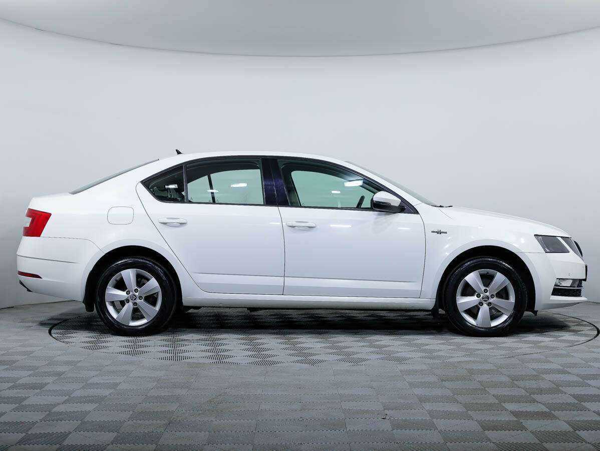 Шкода Октавия б/у, 2018, Механическая. Фото: #2