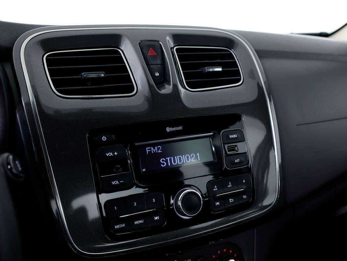 Рено Логан б/у, 2020, Механическая. Фото: #17