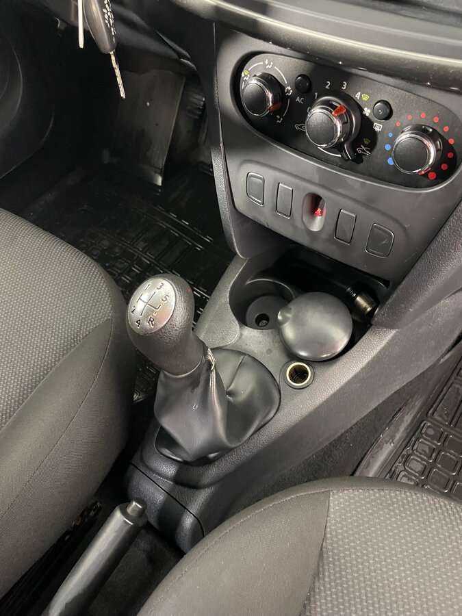 Рено Логан б/у, 2014, Механическая. Фото: #18