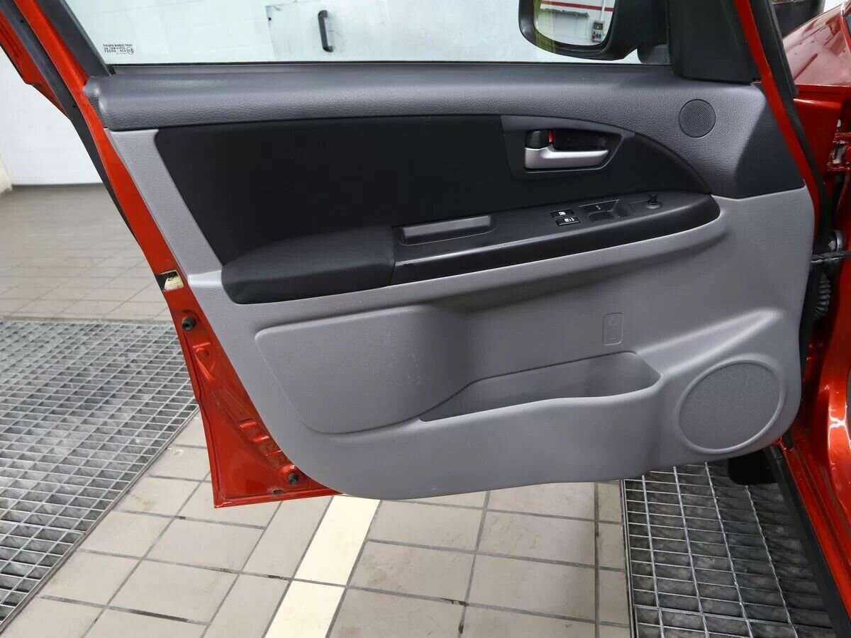 Сузуки С-Икс4 б/у, 2013, Механическая. Фото: #16