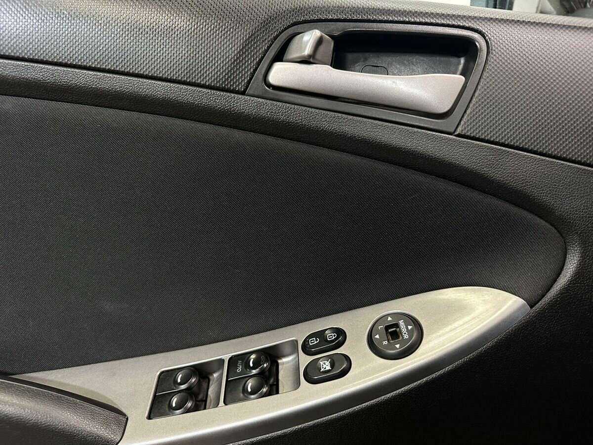 Хендай Солярис б/у, 2015, Автоматическая. Фото: #13