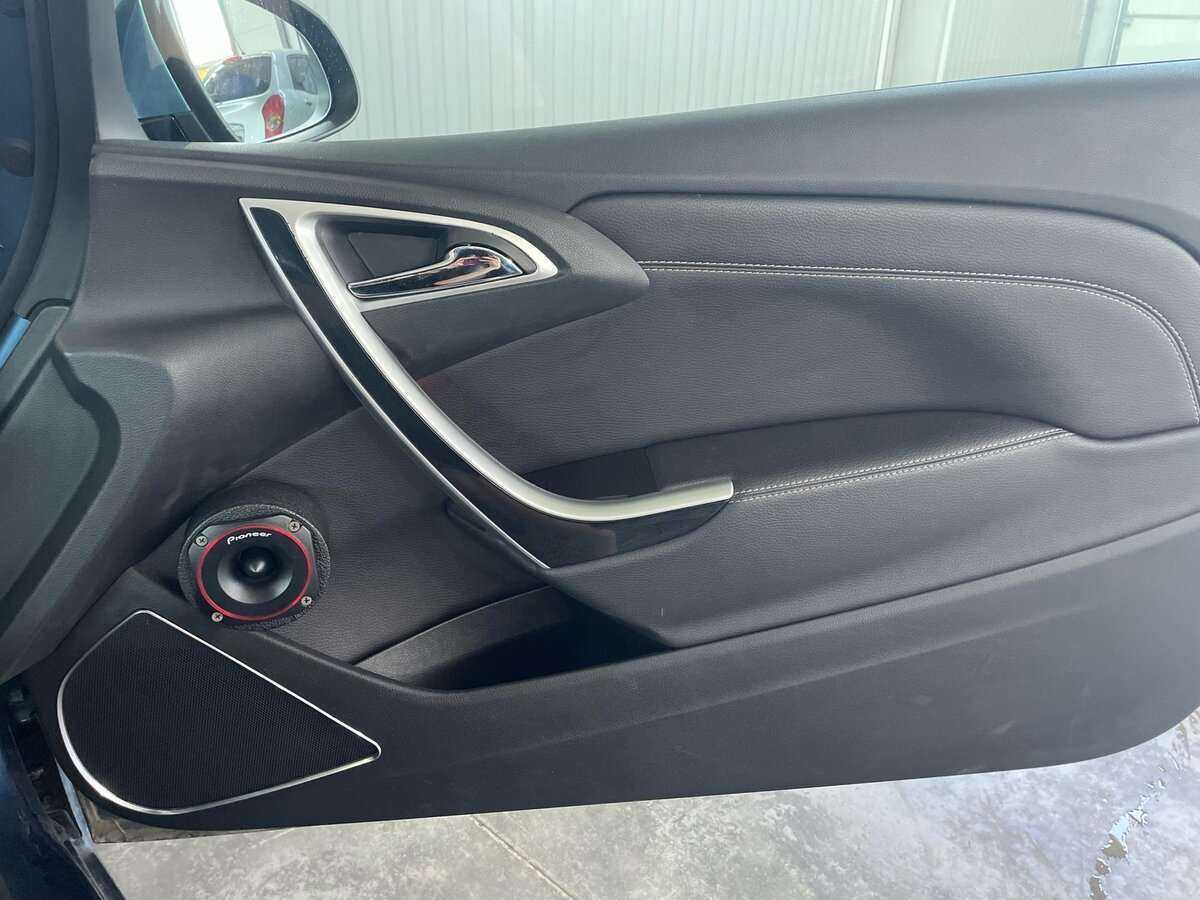 Опель Астра б/у, 2014, Механическая. Фото: #16