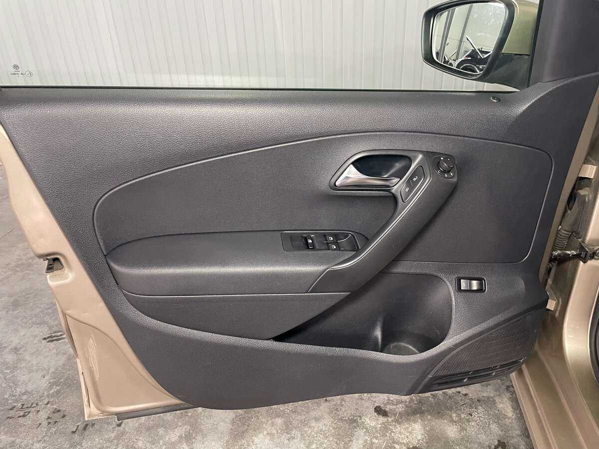 Фольксваген Поло б/у, 2016, Автоматическая. Фото: #16