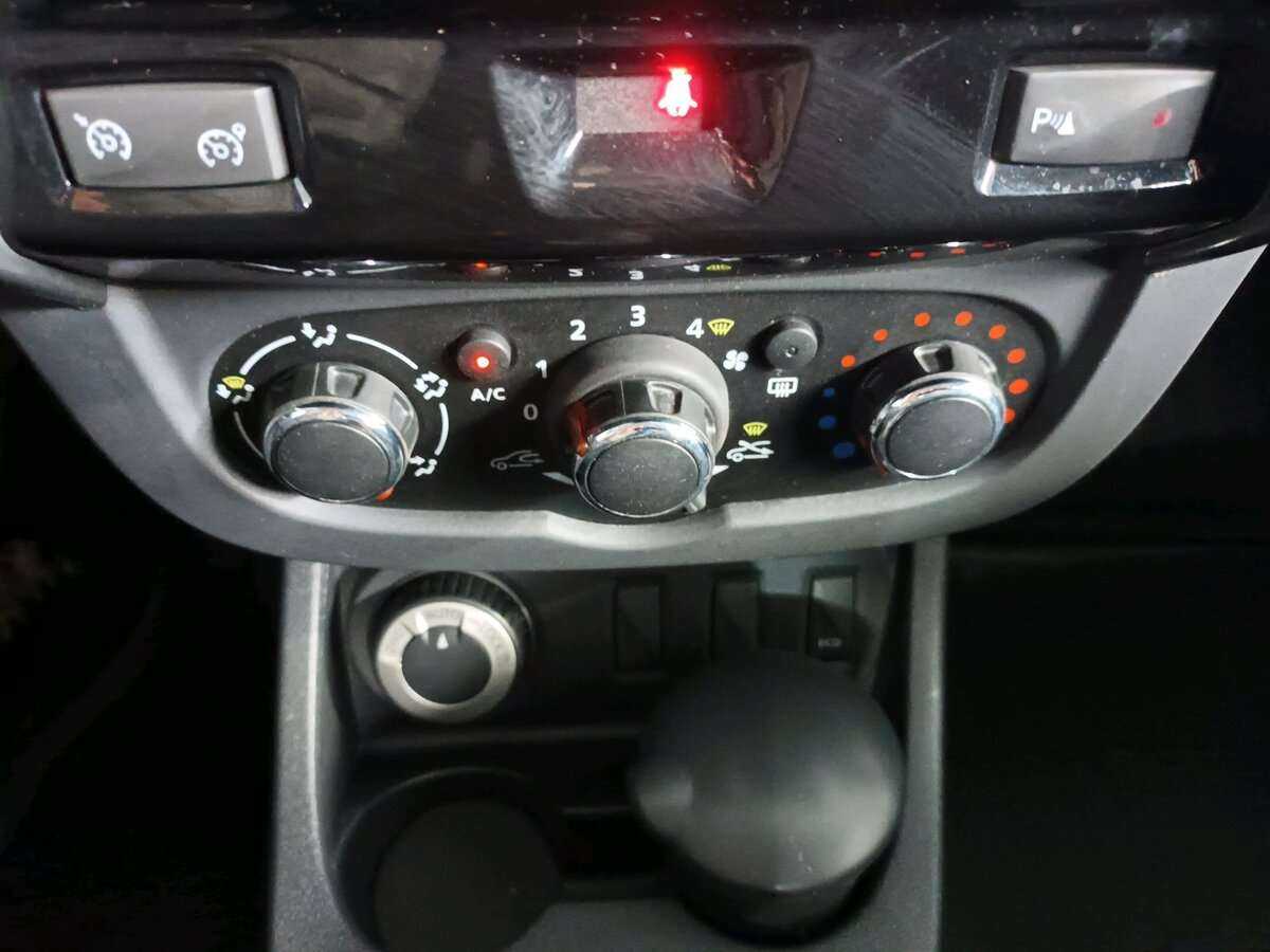 Рено Дастер б/у, 2018, Механическая. Фото: #10