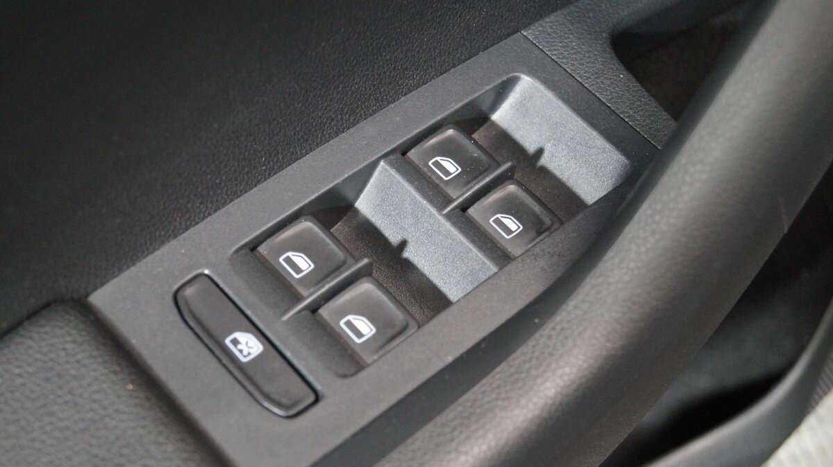 Шкода Октавия б/у, 2014, Роботизированная. Фото: #7