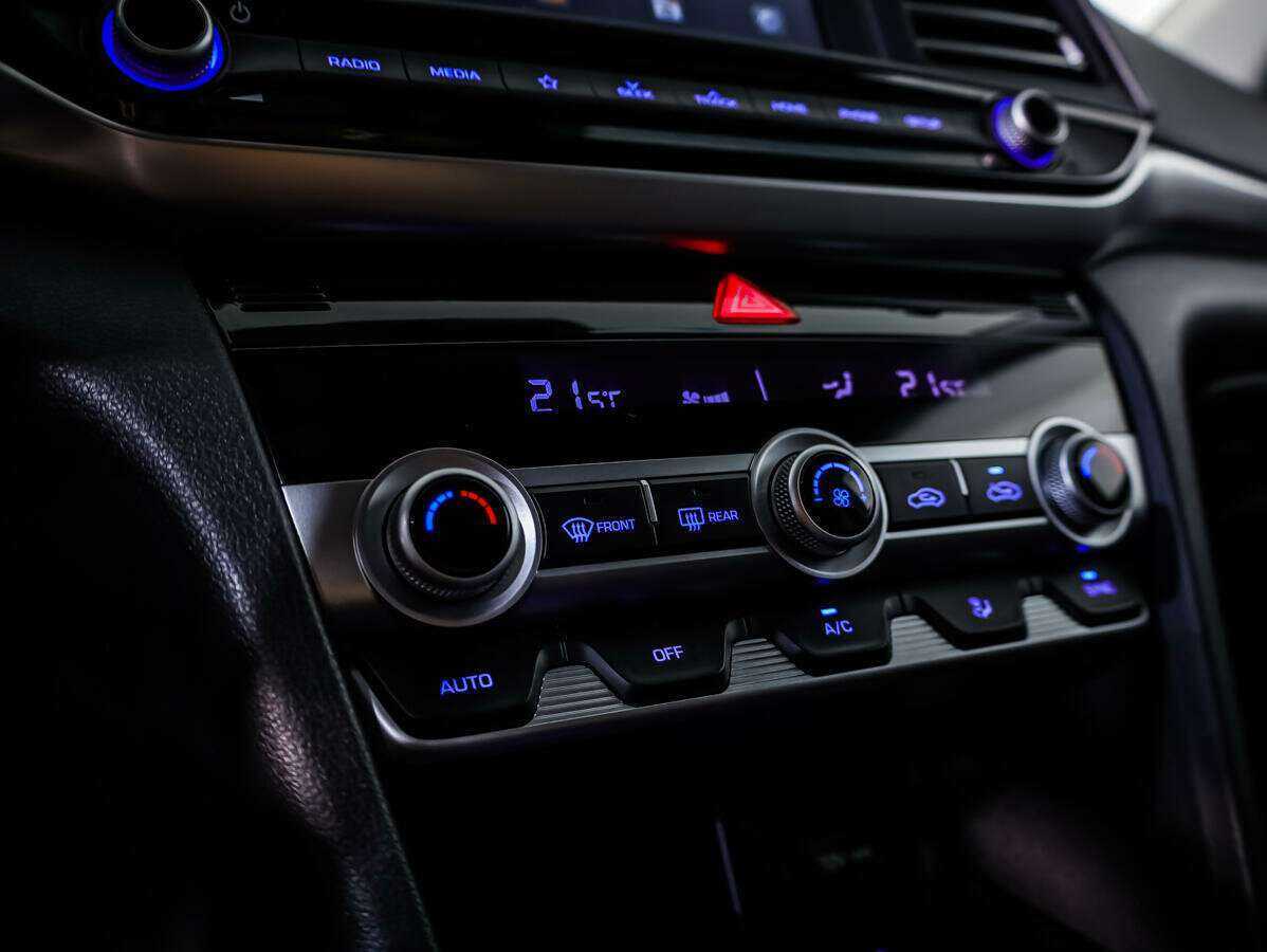 Хендай Елантра б/у, 2019, Автоматическая. Фото: #12