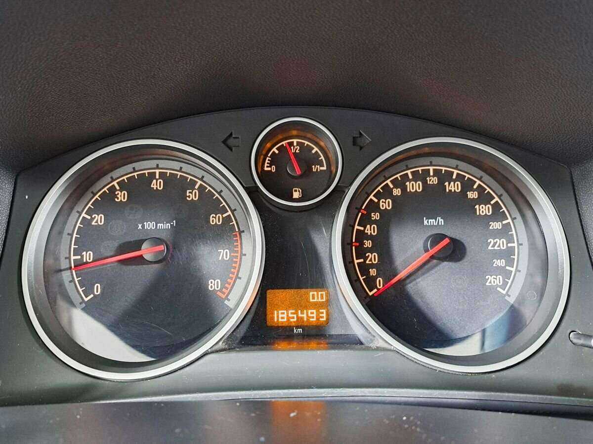 Опель Астра б/у, 2013, Механическая. Фото: #11