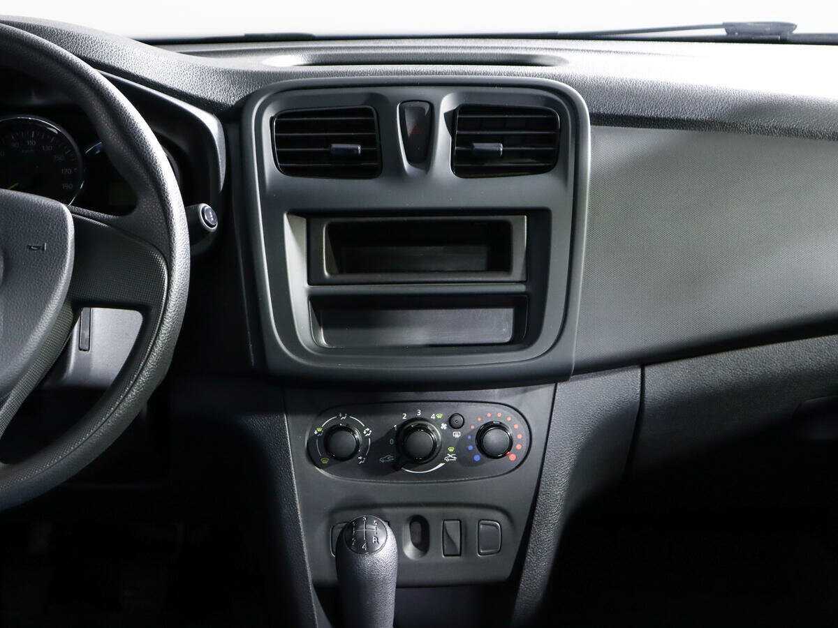 Рено Логан б/у, 2018, Механическая. Фото: #12