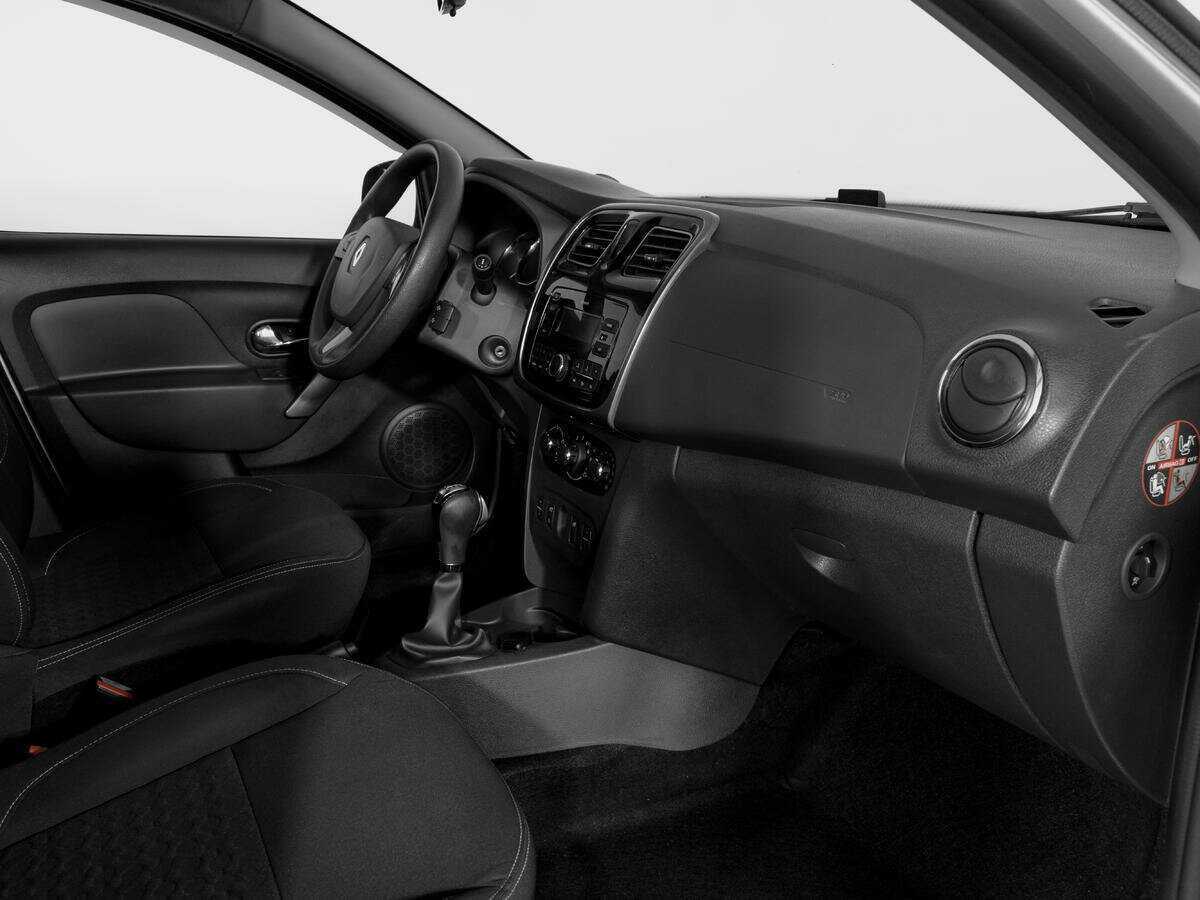 Рено Логан б/у, 2017, Автоматическая. Фото: #8