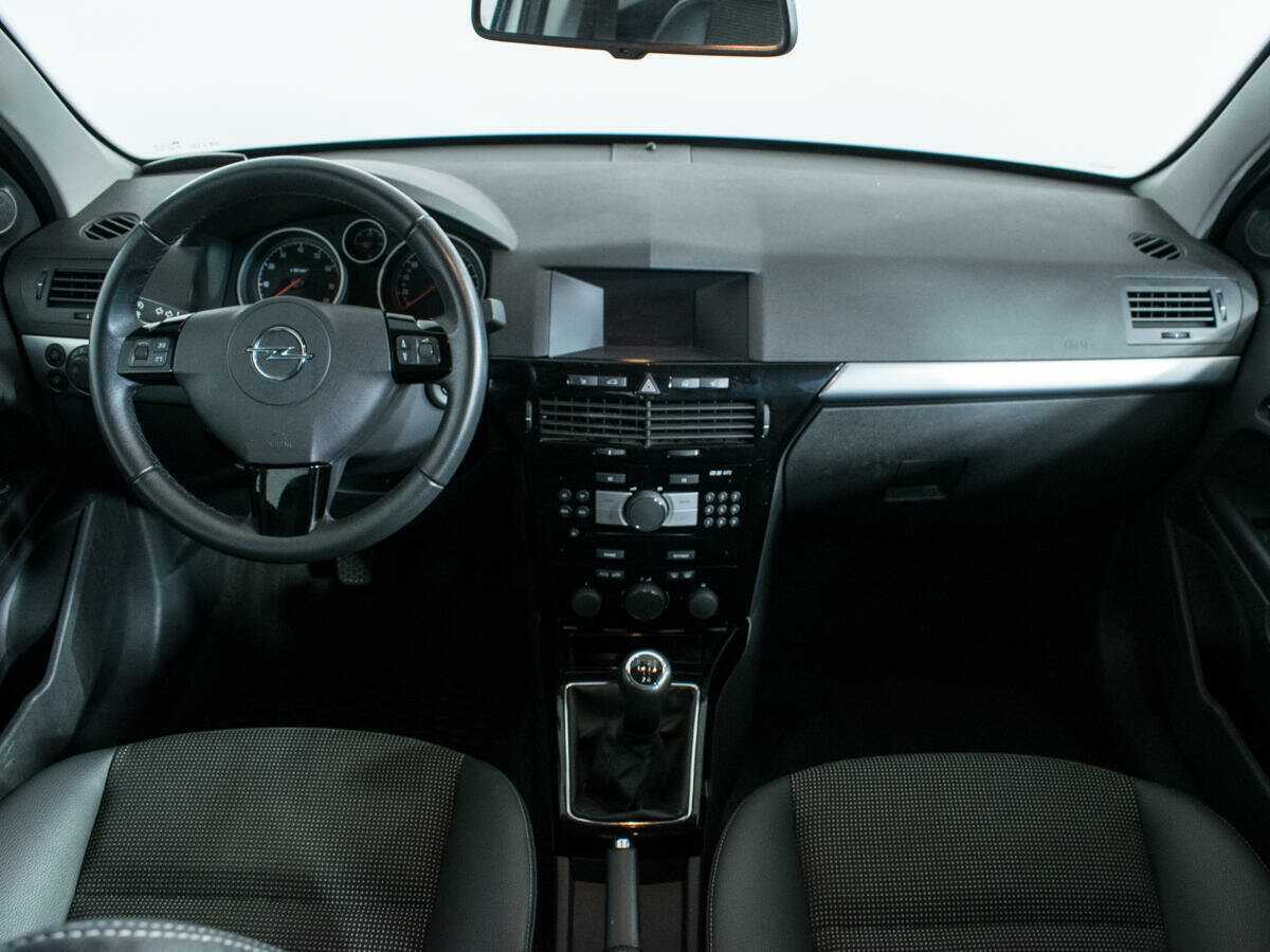 Опель Астра б/у, 2014, Механическая. Фото: #11