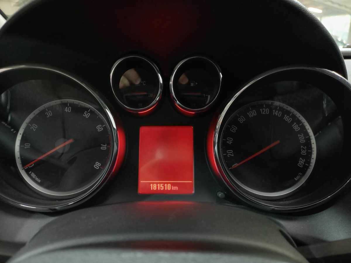 Опель Астра б/у, 2012, Механическая. Фото: #12