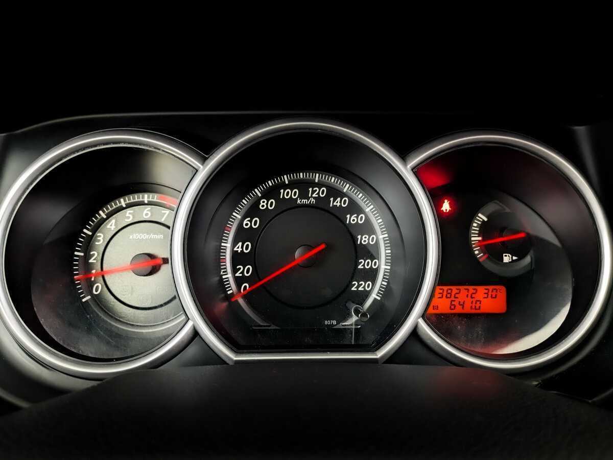 Ниссан Тиида б/у, 2013, Автоматическая. Фото: #10