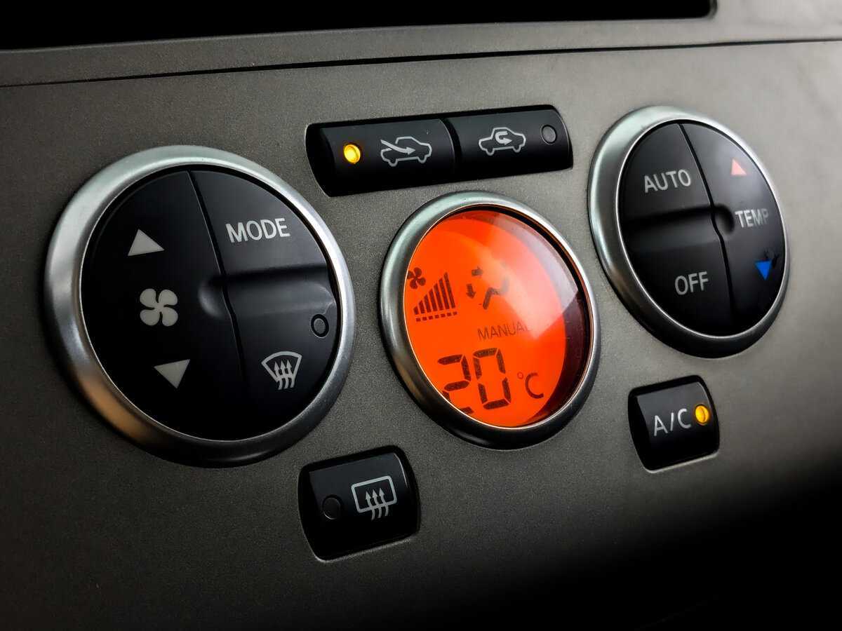 Ниссан Тиида б/у, 2013, Автоматическая. Фото: #20