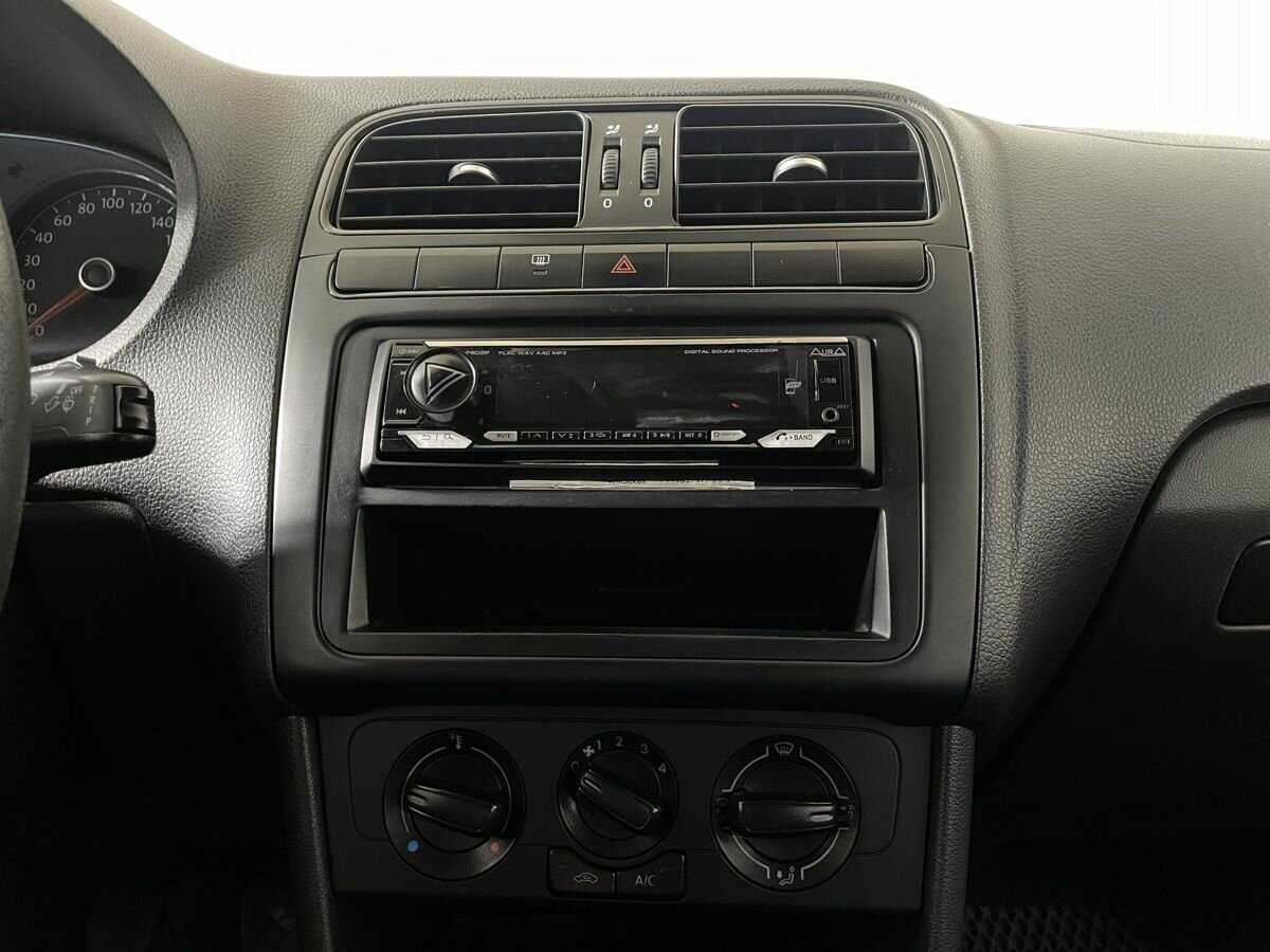 Фольксваген Поло б/у, 2017, Механическая. Фото: #11