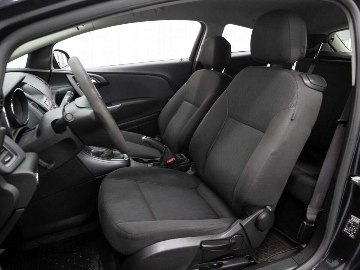 Опель Астра б/у, 2013, Механическая. Фото: #8