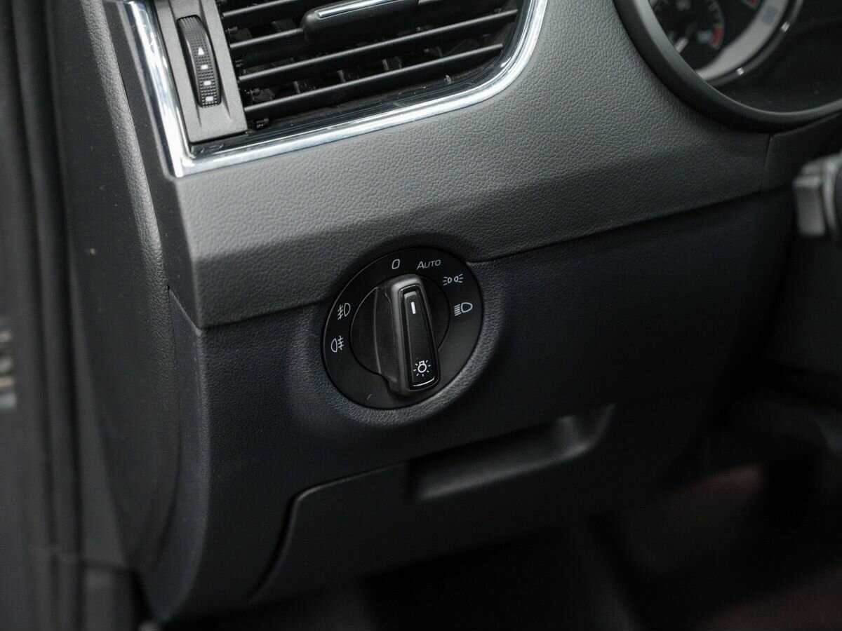 Шкода Октавия б/у, 2017, Роботизированная. Фото: #15