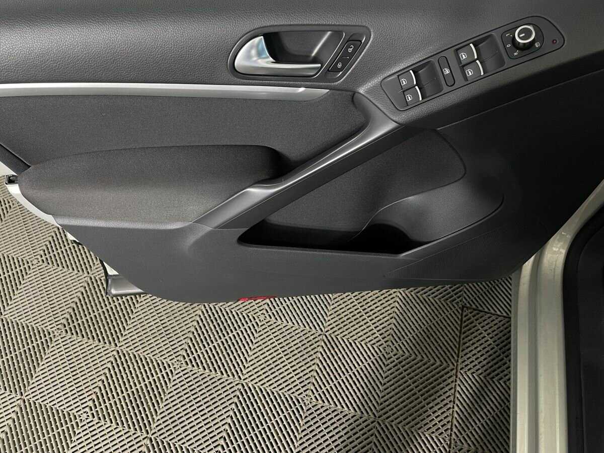 Фольксваген Тигуан б/у, 2012, Автоматическая. Фото: #7