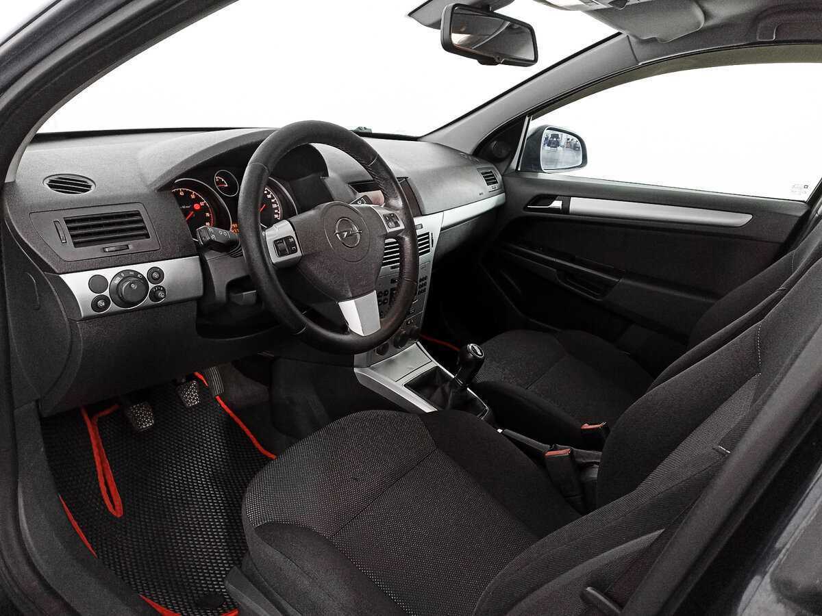 Опель Астра б/у, 2012, Механическая. Фото: #13