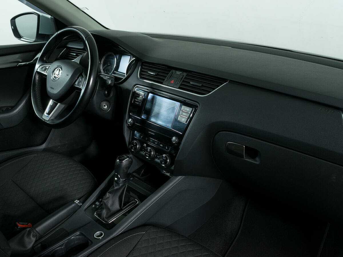 Шкода Октавия б/у, 2017, Роботизированная. Фото: #5