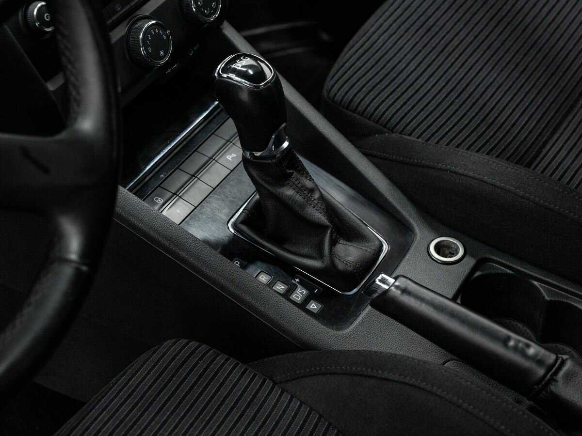 Шкода Октавия б/у, 2015, Роботизированная. Фото: #13