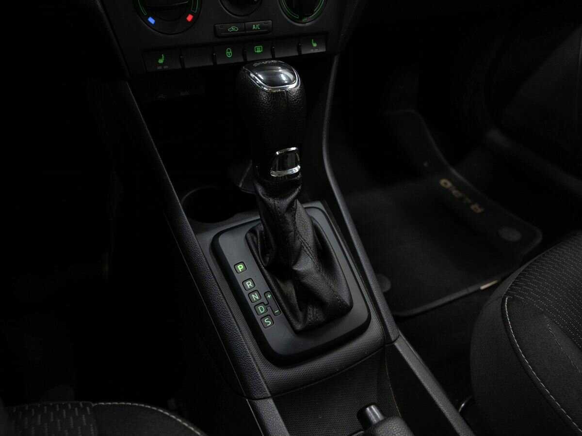 Шкода Рапид б/у, 2015, Автоматическая. Фото: #18