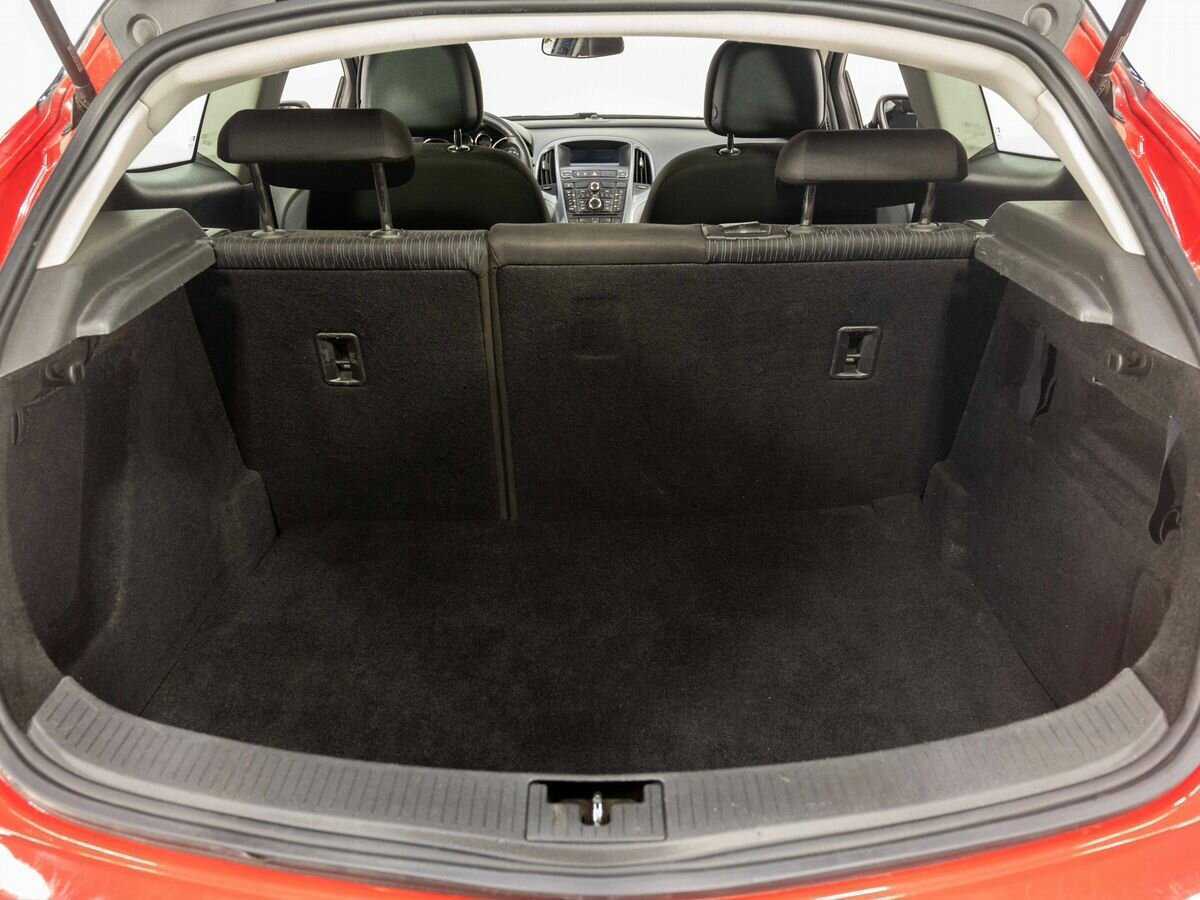 Опель Астра б/у, 2012, Механическая. Фото: #21